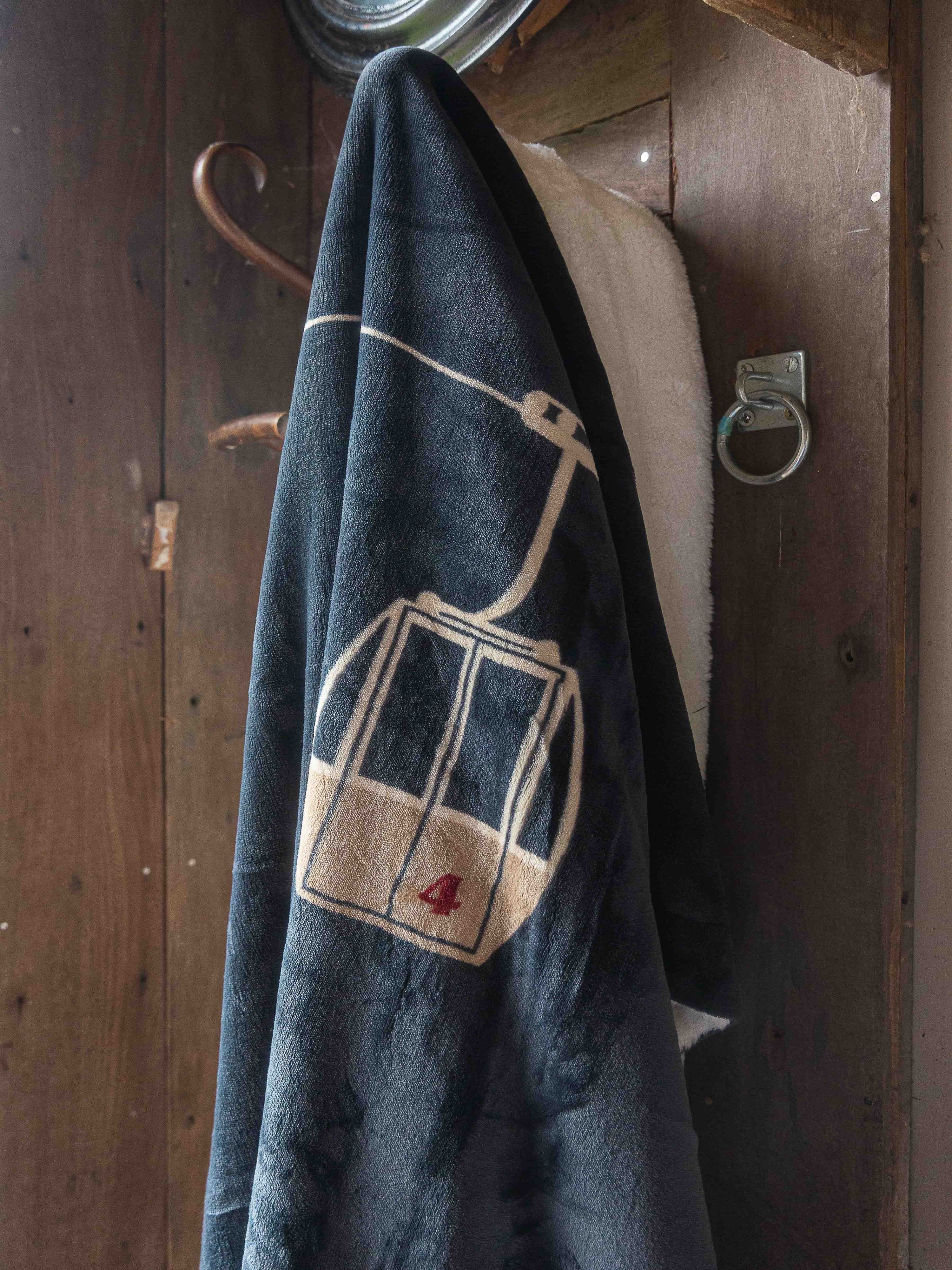Gondola blanket