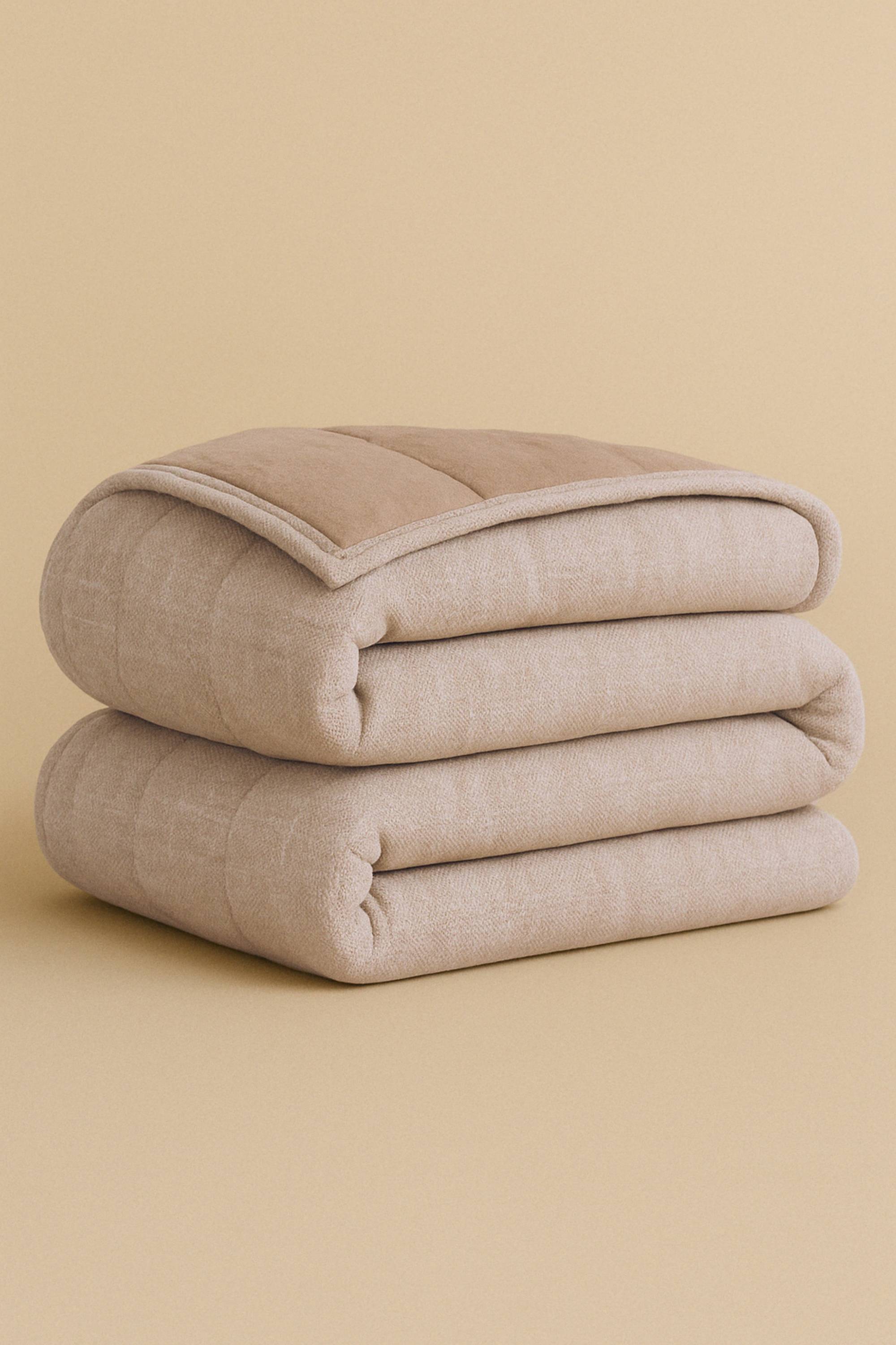 couvre lit coton beige