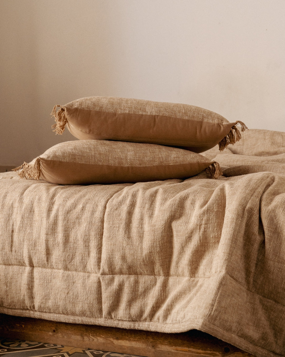 couvre lit coton beige