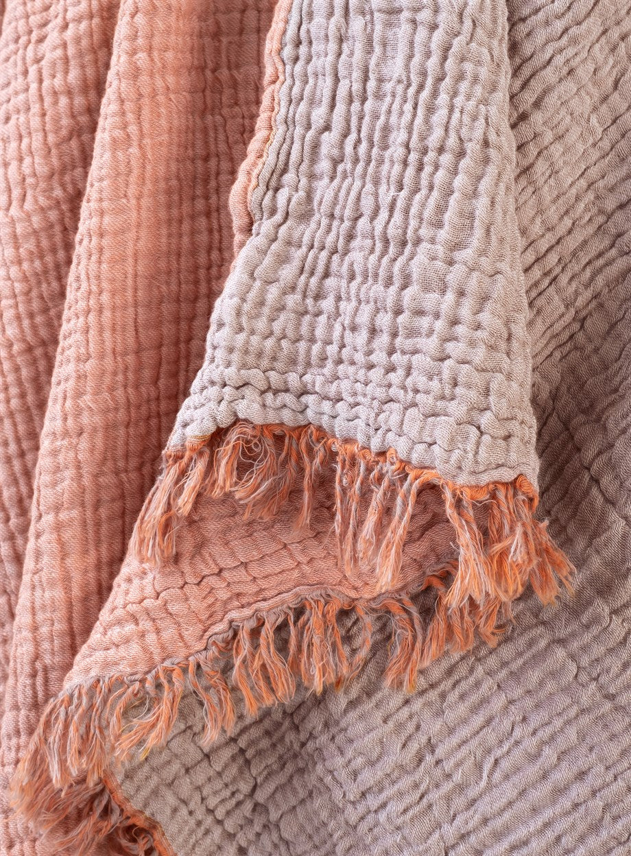 Fouta de plage rose en gaze de coton