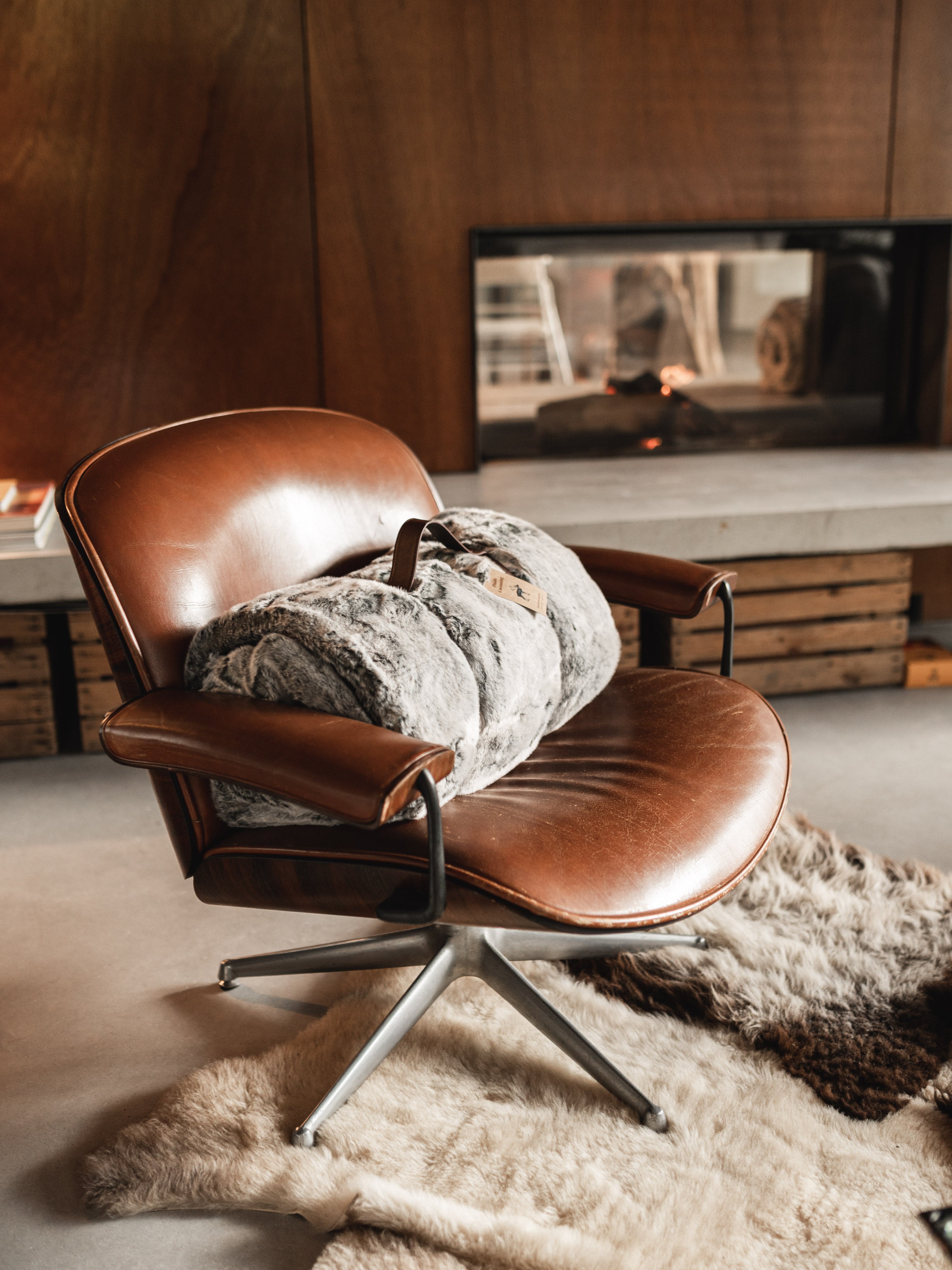 Frisson Faux Fur Throw Natural